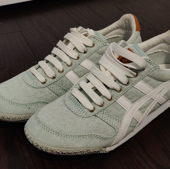 Women's Onitsuka Tiger Shoes - Picture 1 of 5